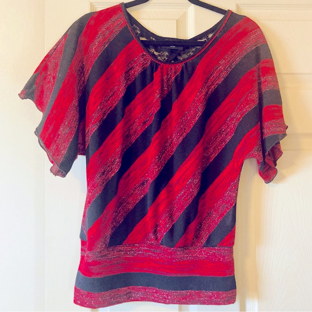 Red & Black lace detail top♥️